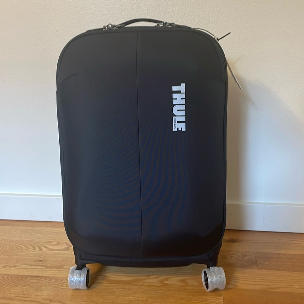 Thule Subterra Spinner - NWT